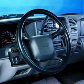98-05 Chevrolet Astro Grant Steering Wheel Cover 71021